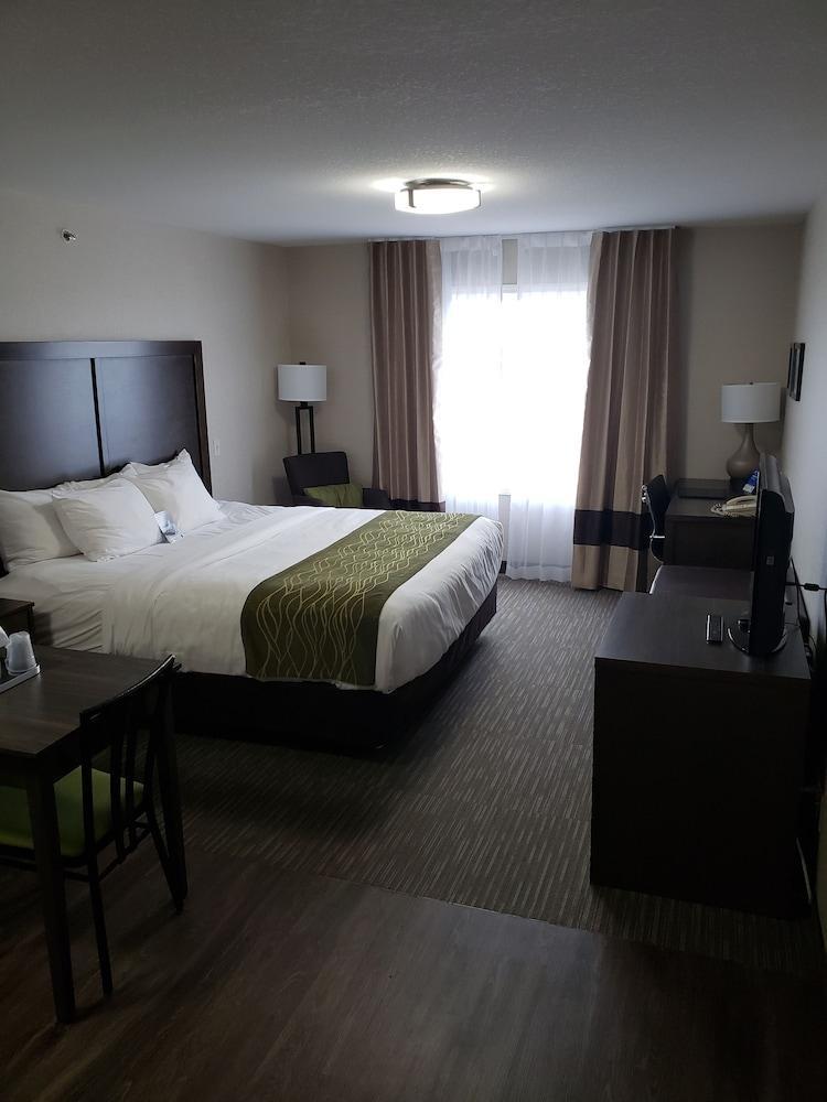 Comfort Inn & Suites Red Deer Exterior foto