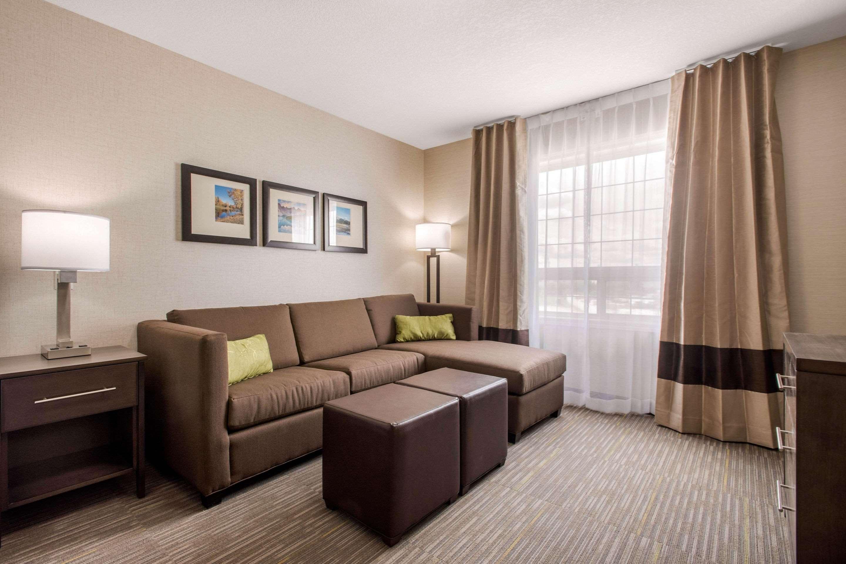 Comfort Inn & Suites Red Deer Exterior foto