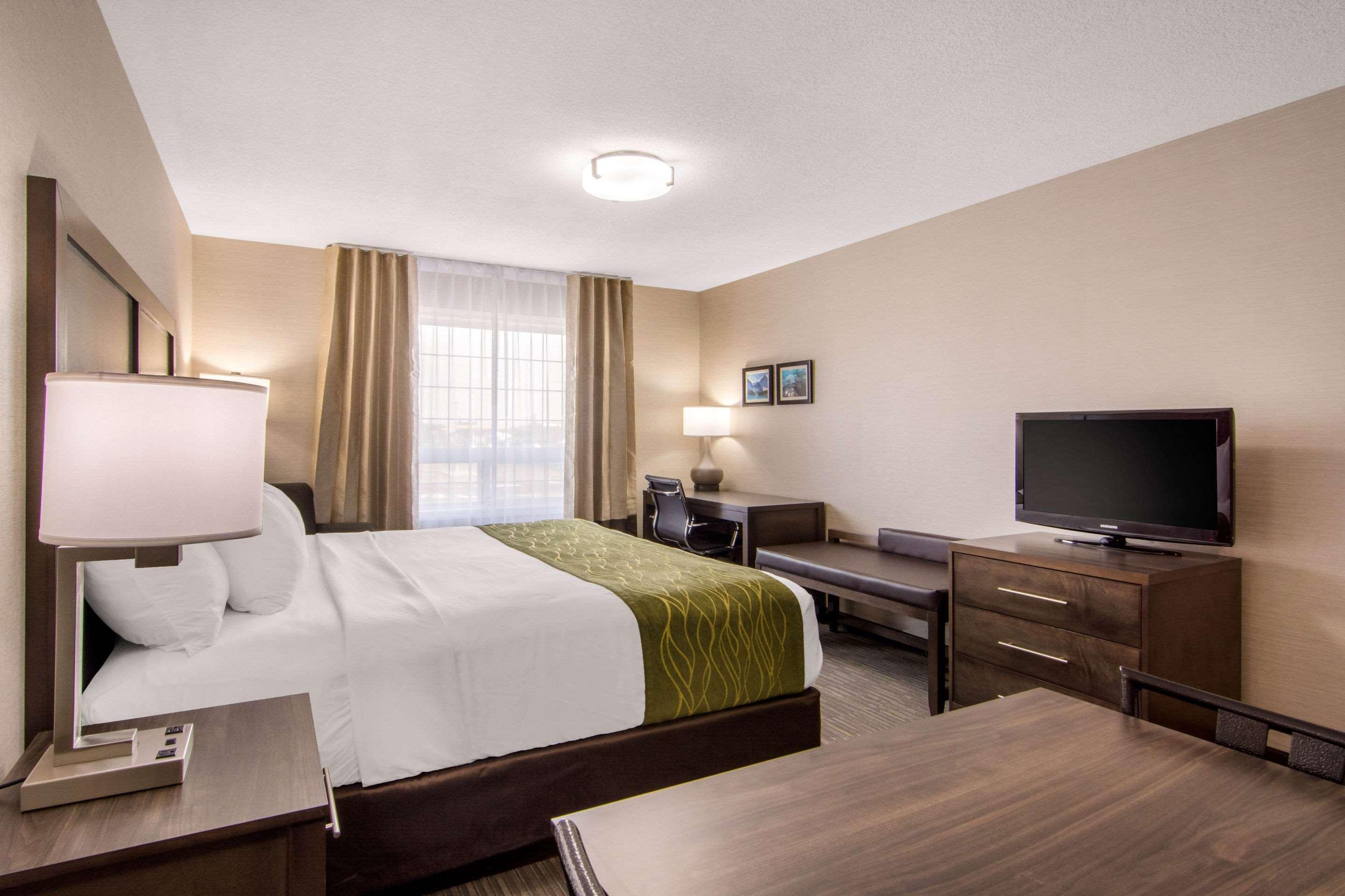 Comfort Inn & Suites Red Deer Exterior foto