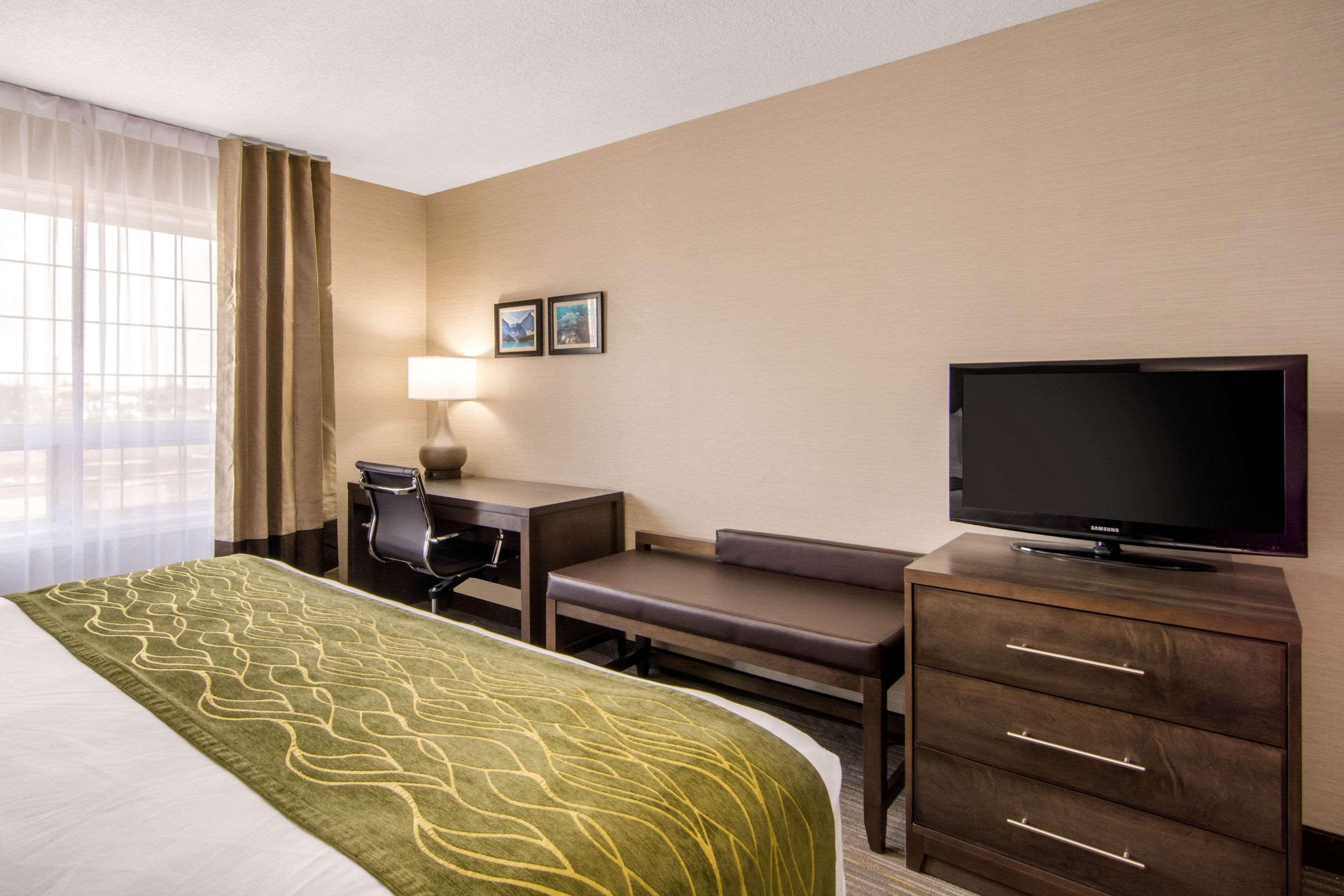 Comfort Inn & Suites Red Deer Exterior foto