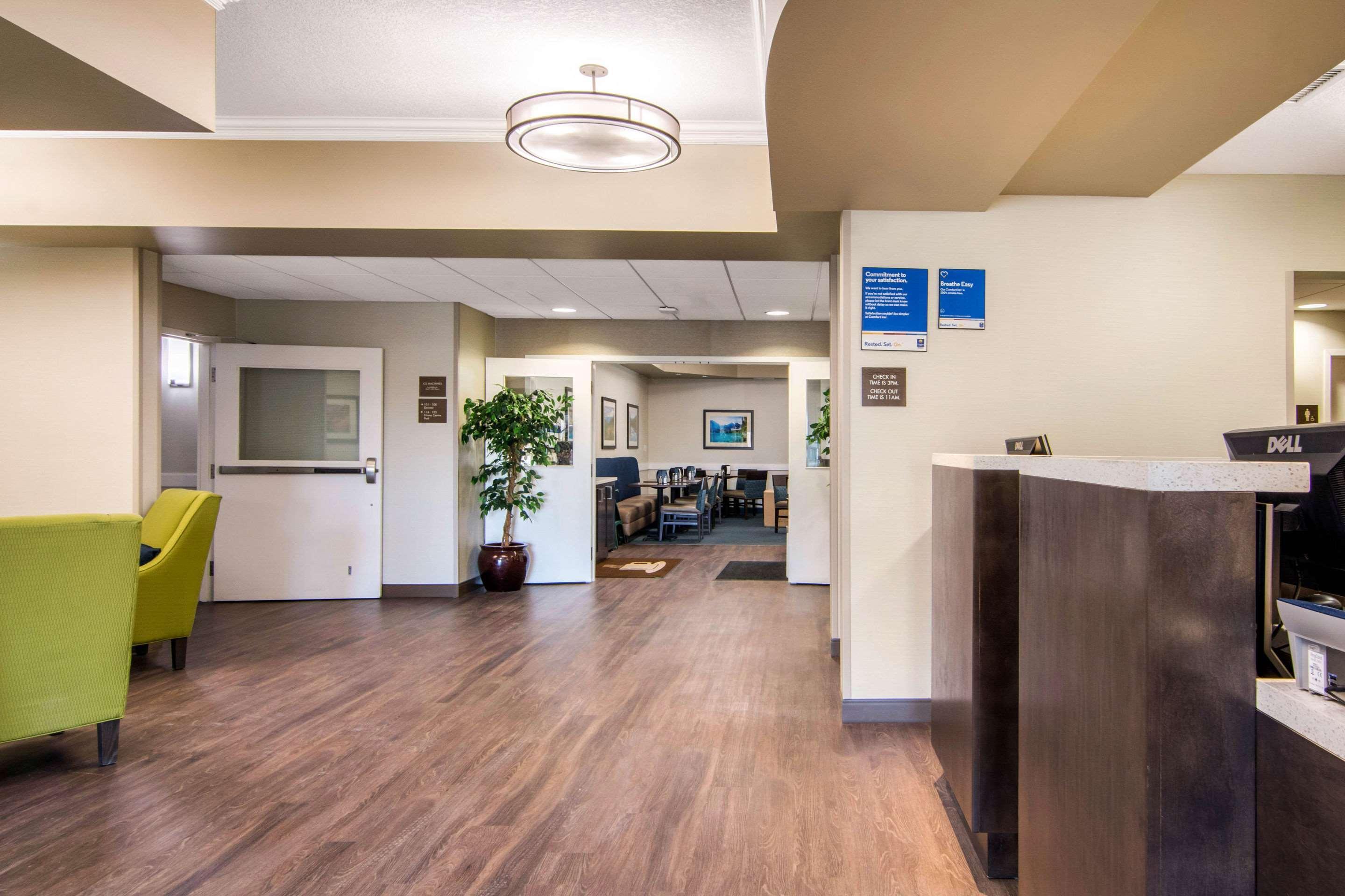 Comfort Inn & Suites Red Deer Exterior foto