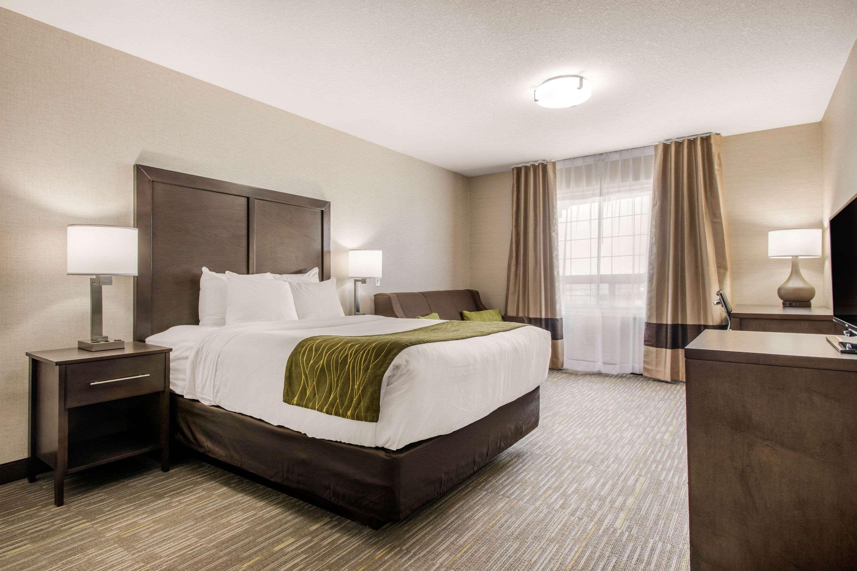 Comfort Inn & Suites Red Deer Exterior foto