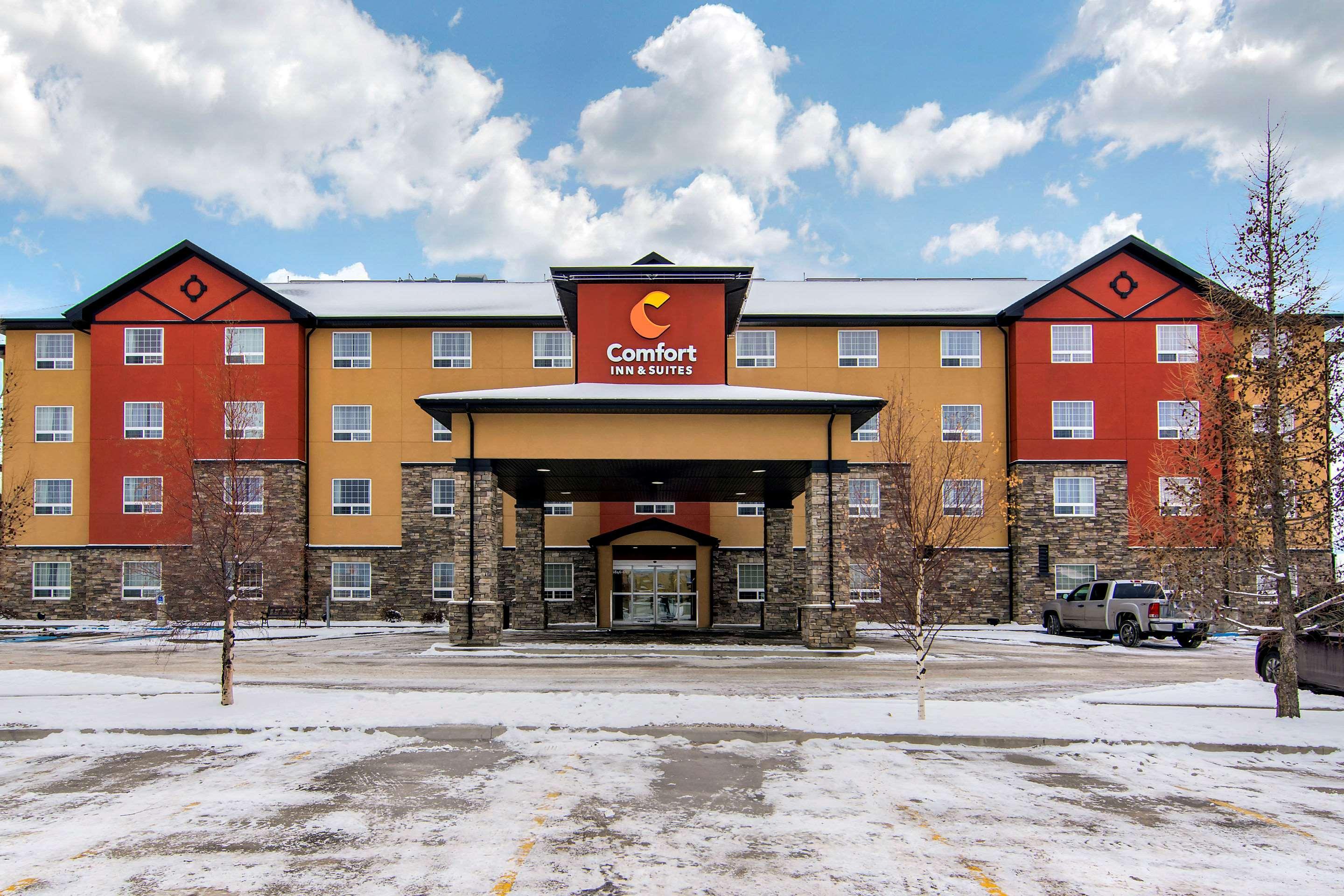 Comfort Inn & Suites Red Deer Exterior foto