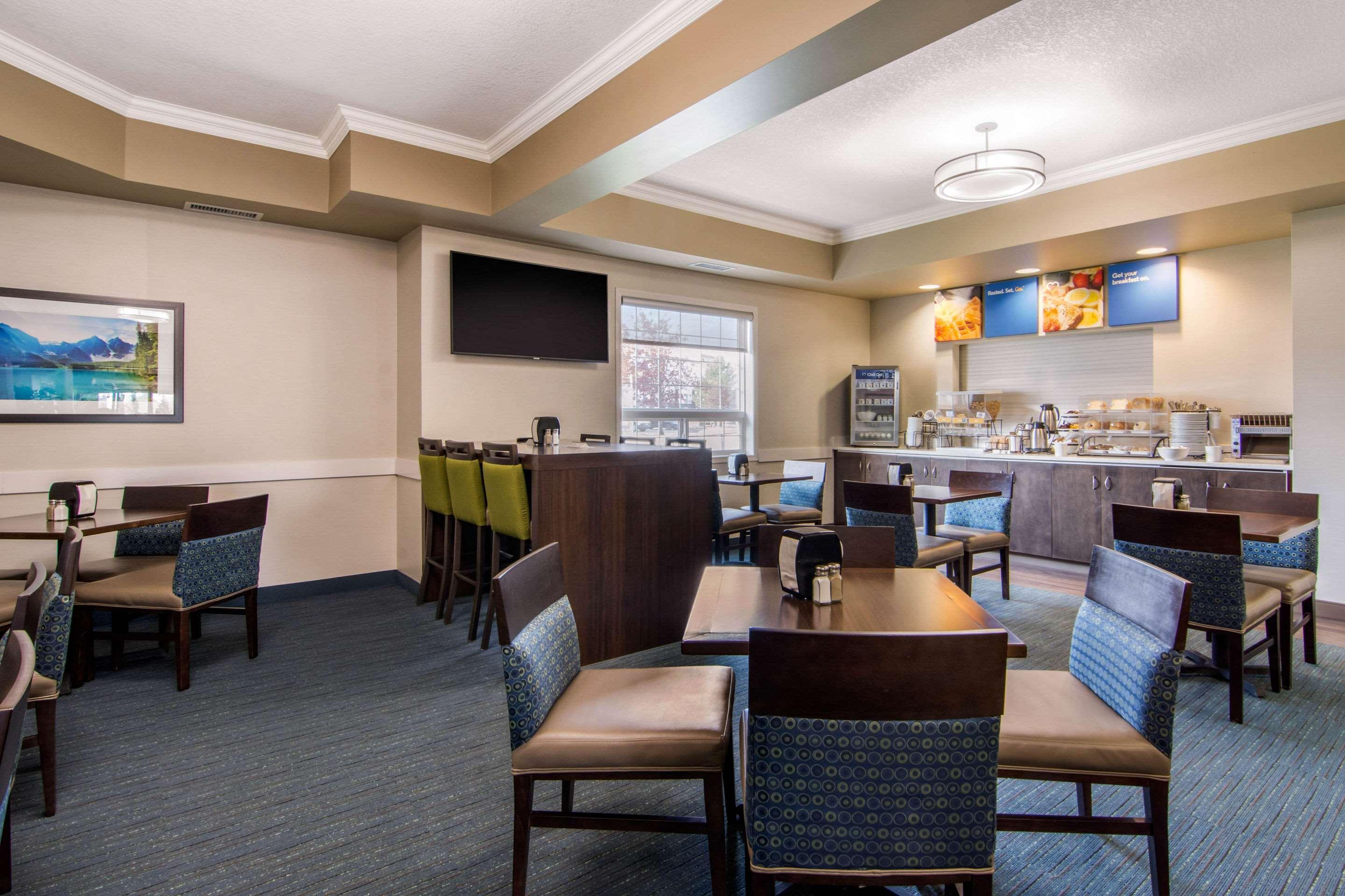 Comfort Inn & Suites Red Deer Exterior foto