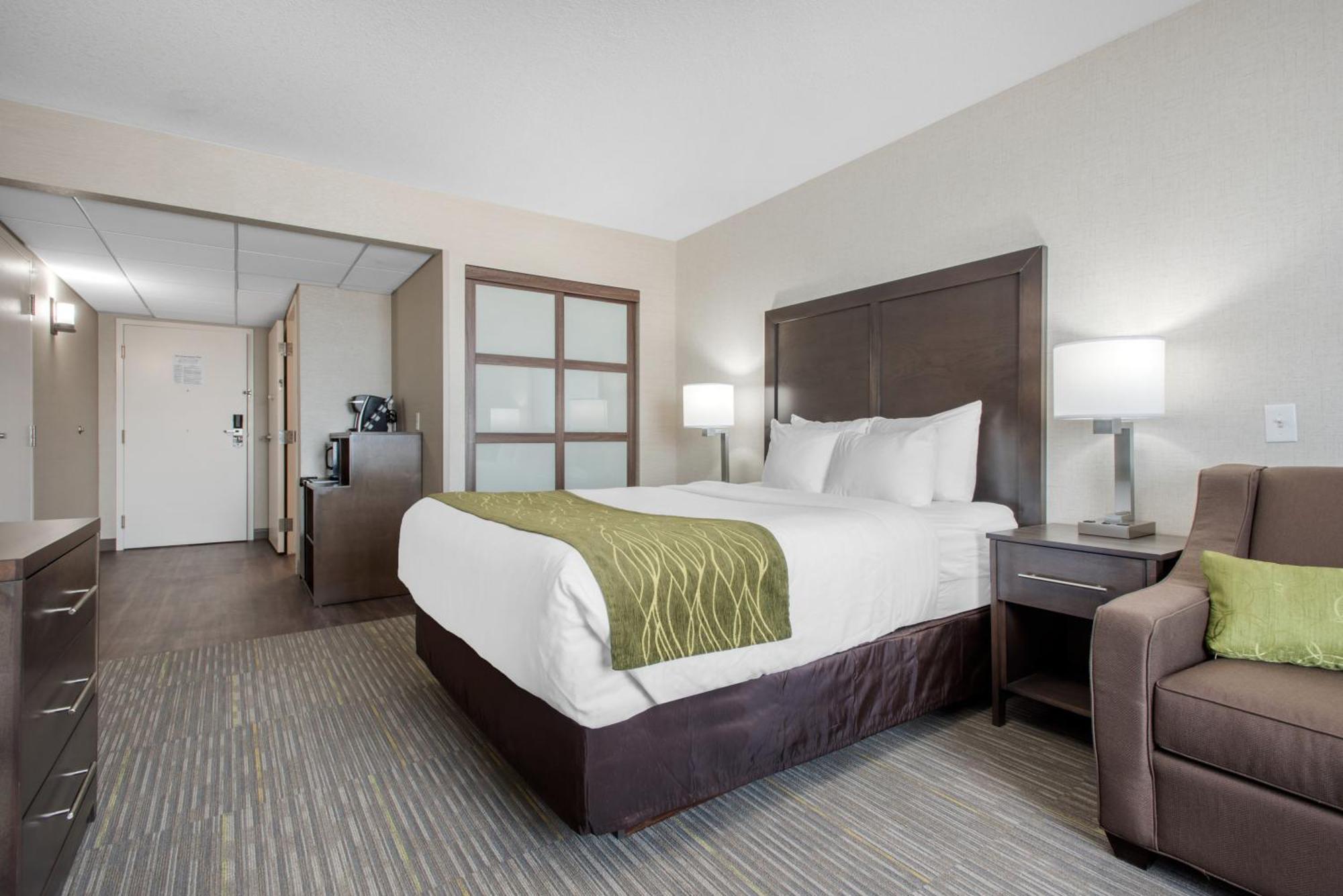 Comfort Inn & Suites Red Deer Exterior foto